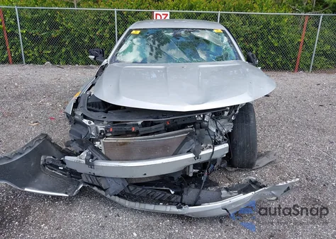 2018 Chevrolet Impala 1Lt from USA, damaged, VIN 2G1105S37J9127188